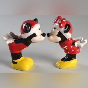 Minnie and Mickey Disney salt and pepper shaker new without box